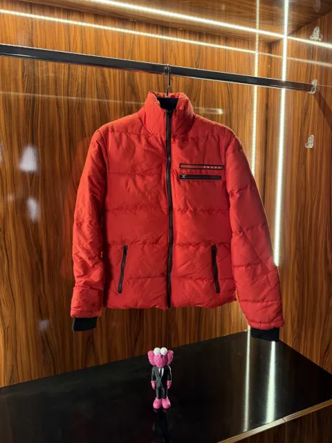 Prada Slikon Logo Cepli Mont, Kırmızı