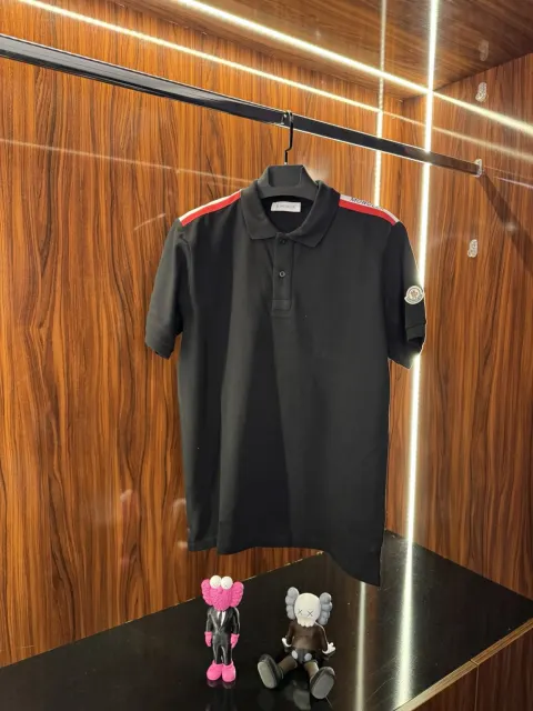 Moncler Omuz Şeritli Polo Yaka, Siyah