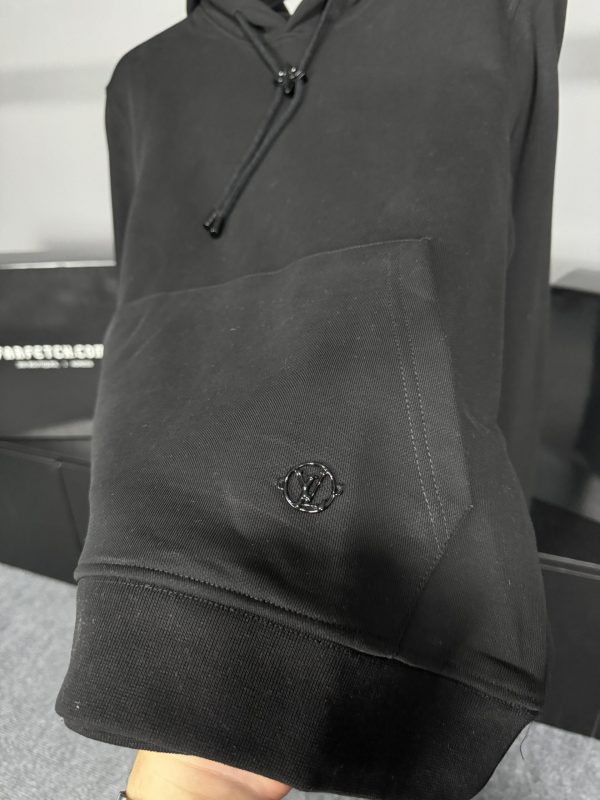 Louis Vuitton Metal Logo Hoodie | Siyah - Image 7