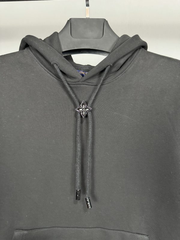 Louis Vuitton Metal Logo Hoodie | Siyah - Image 5