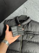 Prada Metal Logo Puffer Yelek | Siyah