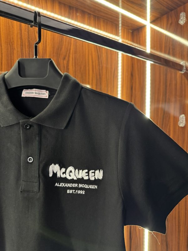 Alexander MCQueen Nakış Logo Polo Yaka | Siyah - Görsel 2
