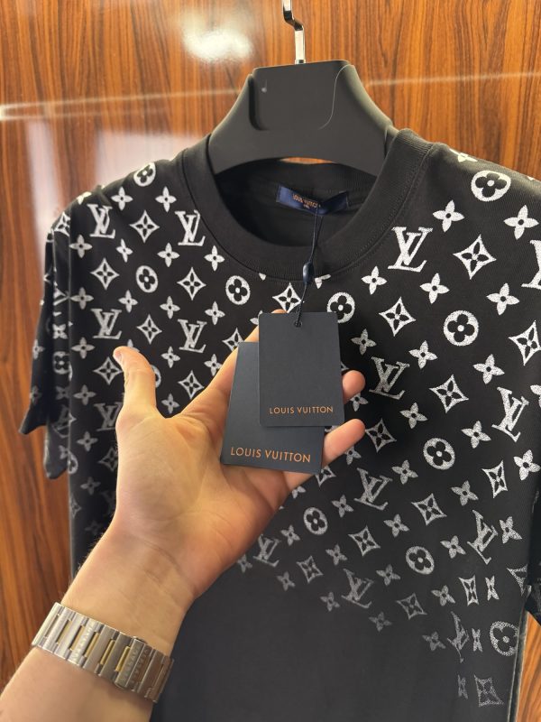 Louis Vuitton Monogram T-Shirt | Siyah (lv04) - Görsel 3