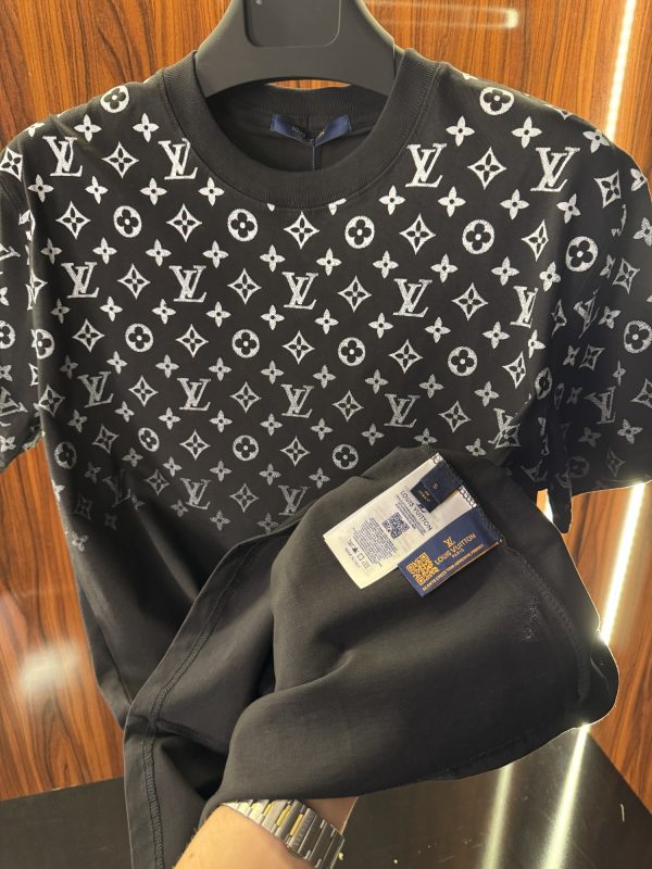 Louis Vuitton Monogram T-Shirt | Siyah (lv04) - Görsel 4