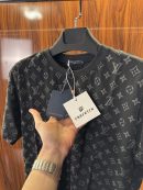 Louis Vuitton Kabartma Monogram Baskı T-Shirt | Siyah (lv07)