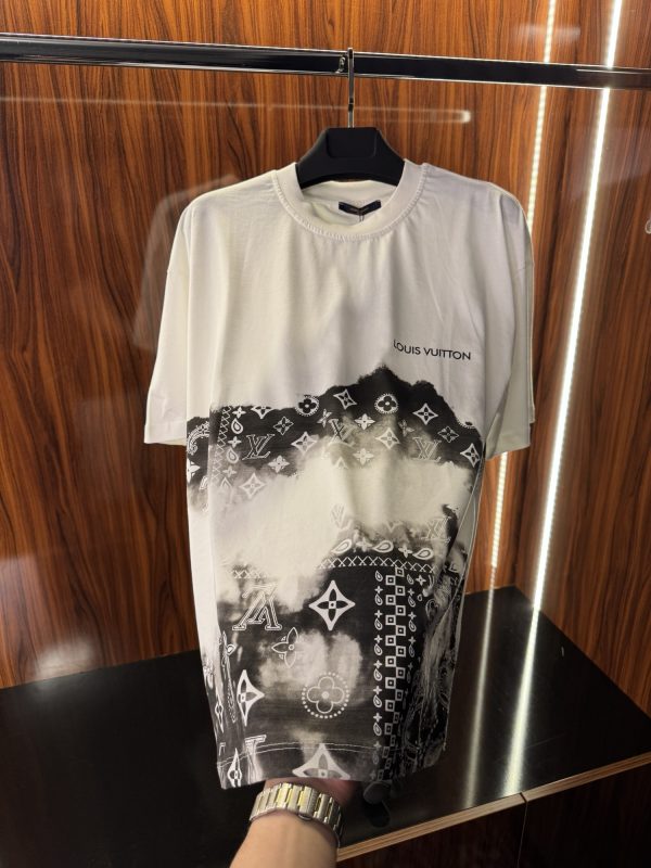 Louis Vuitton Kamuflaj Detay T-Shirt | Beyaz (lv06) - Görsel 2