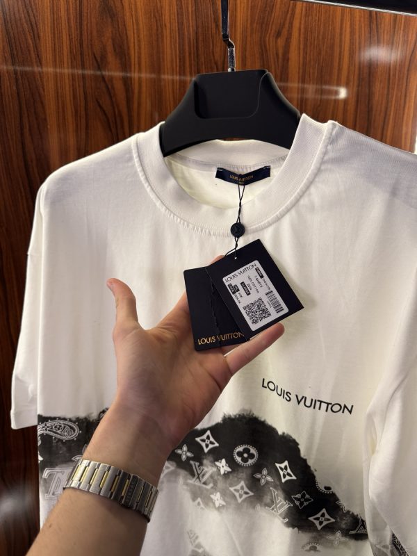 Louis Vuitton Kamuflaj Detay T-Shirt | Beyaz (lv06) - Görsel 3