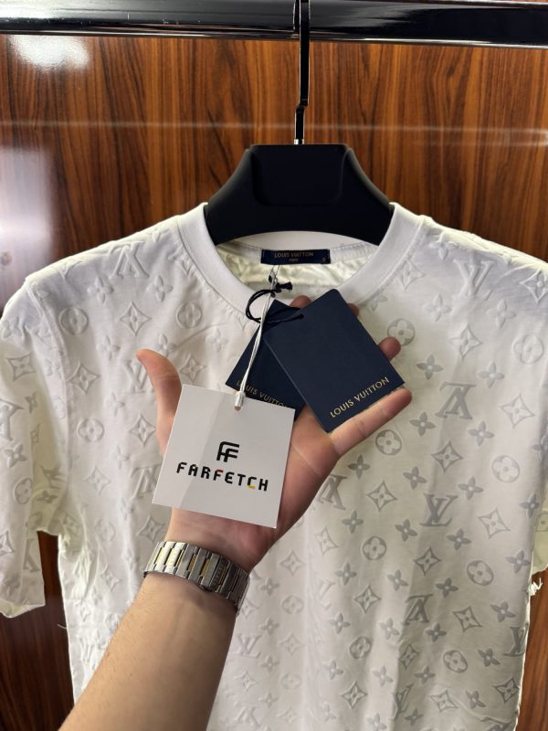 Louis Vuitton Kabartma Monogram Baskı T-Shirt | Beyaz (lv07) - Görsel 2