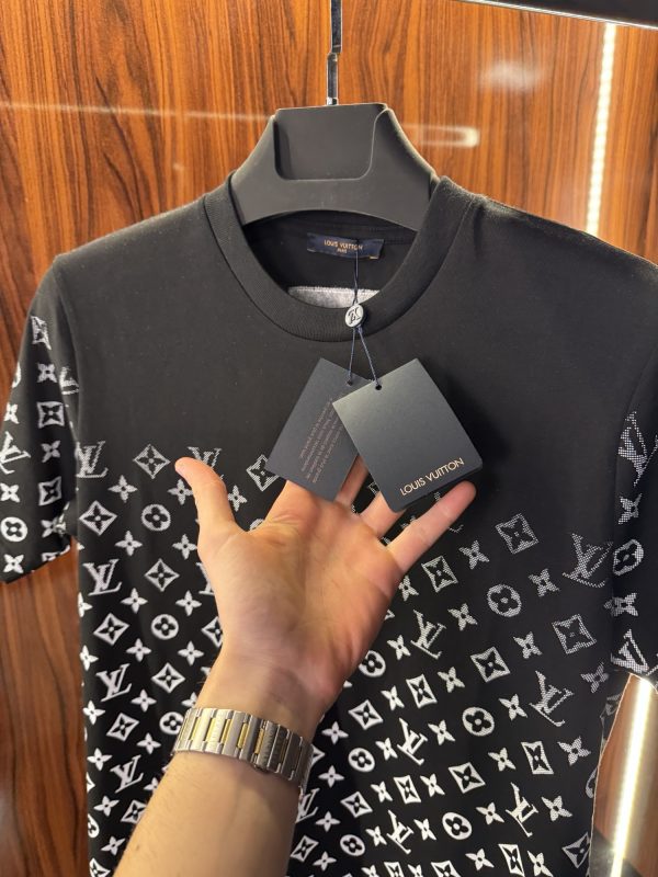 Louis Vuitton Monogram Logo T-Shirt | Siyah (lv09) - Görsel 2