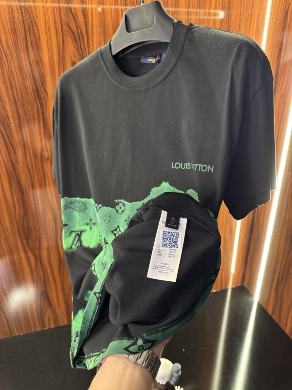 Louis Vuitton Kamuflaj Detay T-Shirt | Siyah (lv06) - Görsel 3