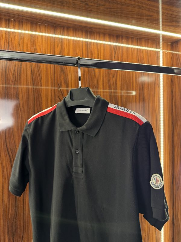 Moncler Omuz Şeritli Polo Yaka | Siyah - Görsel 2