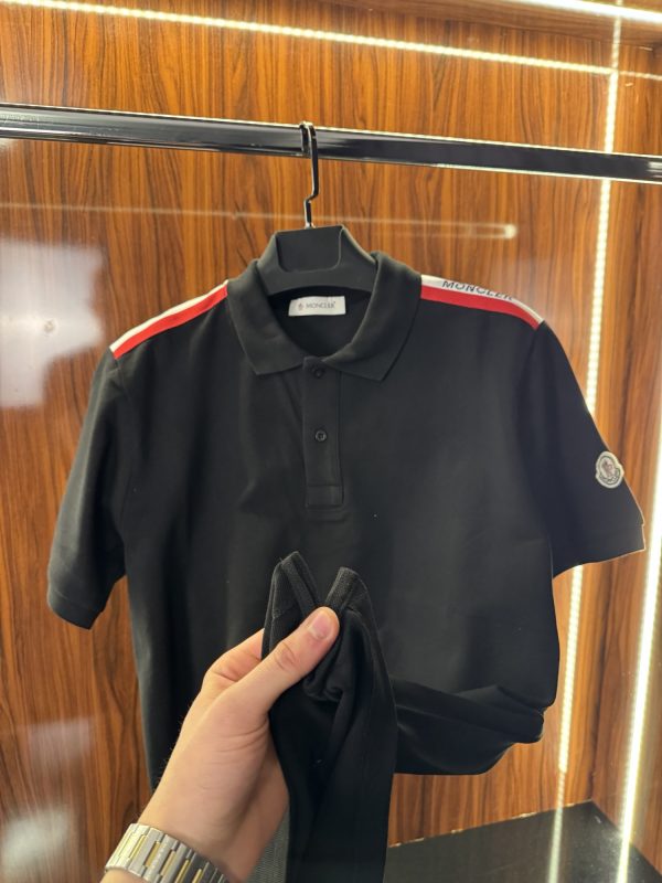 Moncler Omuz Şeritli Polo Yaka | Siyah - Görsel 3