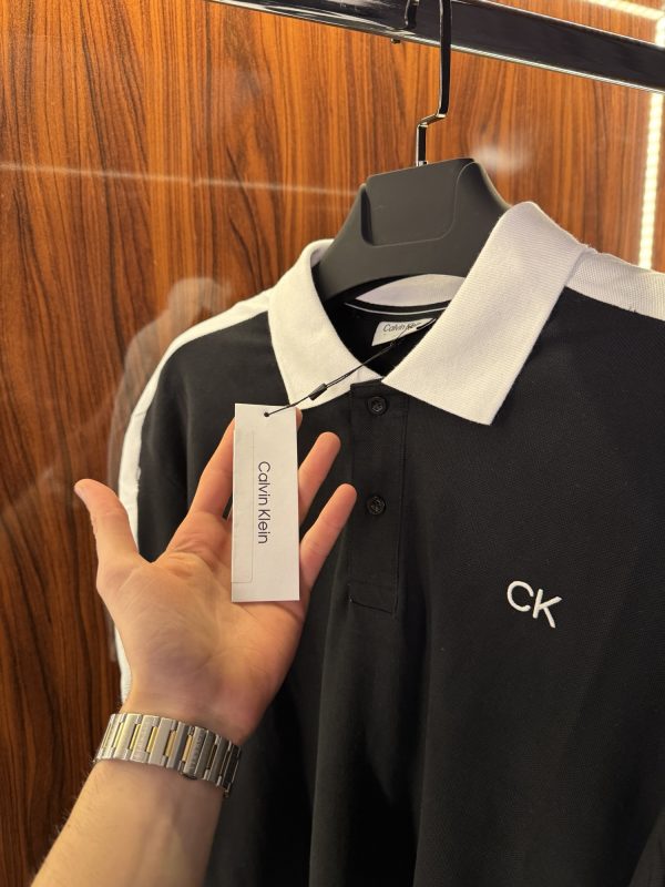 Calvin Klein Omuz Detaylı Nakışlı Polo Yaka | Siyah - Görsel 3