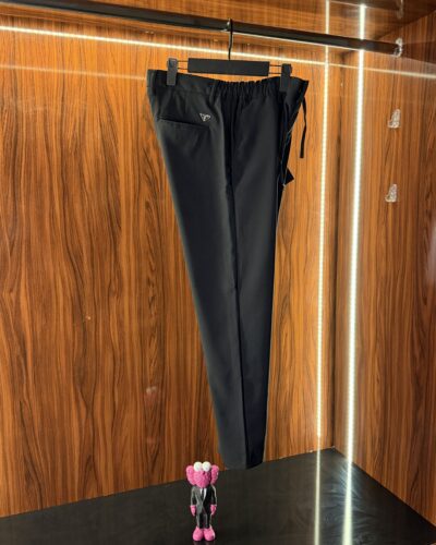 Prada Metal Logo Kumaş Pantolon | Siyah