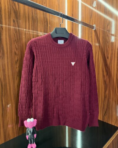 Guess Metal Logo Kazak | Vişne Çürüğü