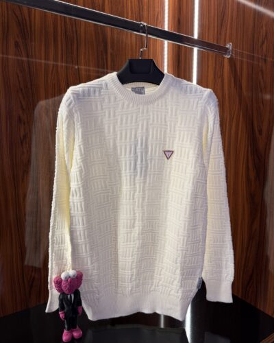 Guess Metal Logo Kazak | Beyaz